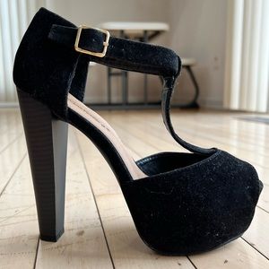 Lulus Brina Black T-Strap Peep Toe Platform Heels | Size 7